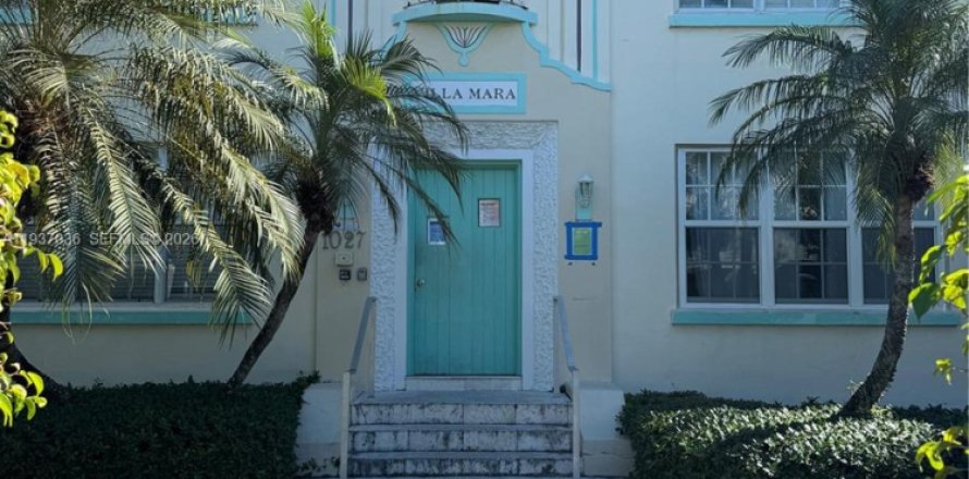 Condo in Miami Beach, Florida, 2 bedrooms  № 1996235