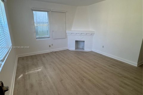 Condo in Miami Beach, Florida, 2 bedrooms  № 1996235 - photo 3