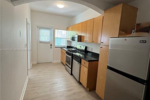 Condo in Miami Beach, Florida, 2 bedrooms  № 1996235 - photo 7