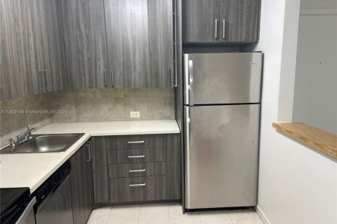 Снять в аренду кондоминиум в Майами, Флорида 2 спальни, 80.82м2, № 1875694 - фото 6