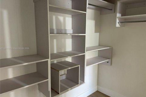 Снять в аренду кондоминиум в Майами, Флорида 2 спальни, 80.82м2, № 1875694 - фото 12