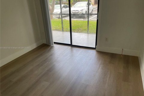 Снять в аренду кондоминиум в Майами, Флорида 2 спальни, 80.82м2, № 1875694 - фото 11