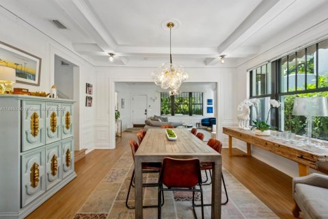 Casa en venta en Miami, Florida, 5 dormitorios, 316.24 m2 № 1945993 - foto 13