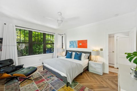 Casa en venta en Miami, Florida, 5 dormitorios, 316.24 m2 № 1945993 - foto 19