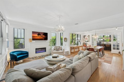 Casa en venta en Miami, Florida, 5 dormitorios, 316.24 m2 № 1945993 - foto 8
