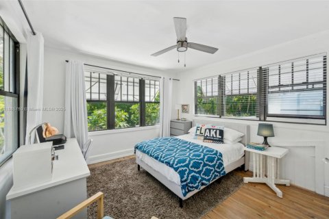 Casa en venta en Miami, Florida, 5 dormitorios, 316.24 m2 № 1945993 - foto 27