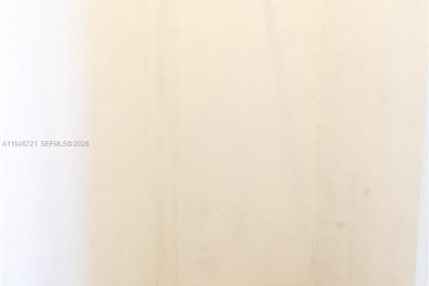 Condo in Hollywood, Florida, 2 bedrooms  № 2002914 - photo 11