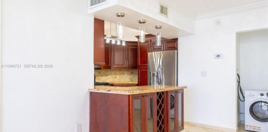 Condo in Hollywood, Florida, 2 bedrooms  № 2002914