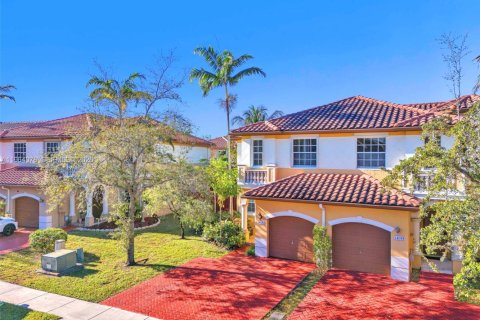 Touwnhouse à vendre à Miramar, Floride: 3 chambres, 157.93 m2 № 2081080 - photo 2