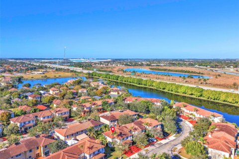 Touwnhouse à vendre à Miramar, Floride: 3 chambres, 157.93 m2 № 2081080 - photo 5