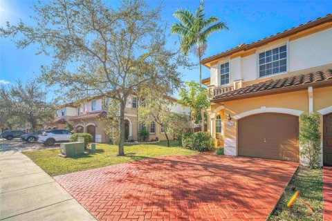 Touwnhouse à vendre à Miramar, Floride: 3 chambres, 157.93 m2 № 2081080 - photo 3