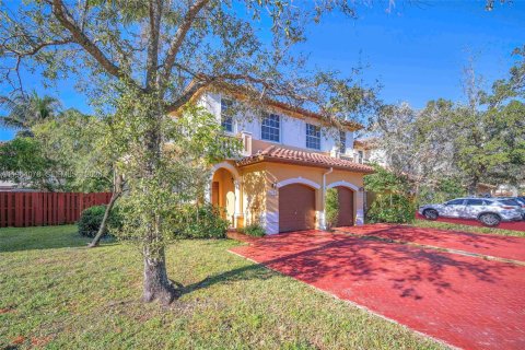 Touwnhouse à vendre à Miramar, Floride: 3 chambres, 157.93 m2 № 2081080 - photo 4