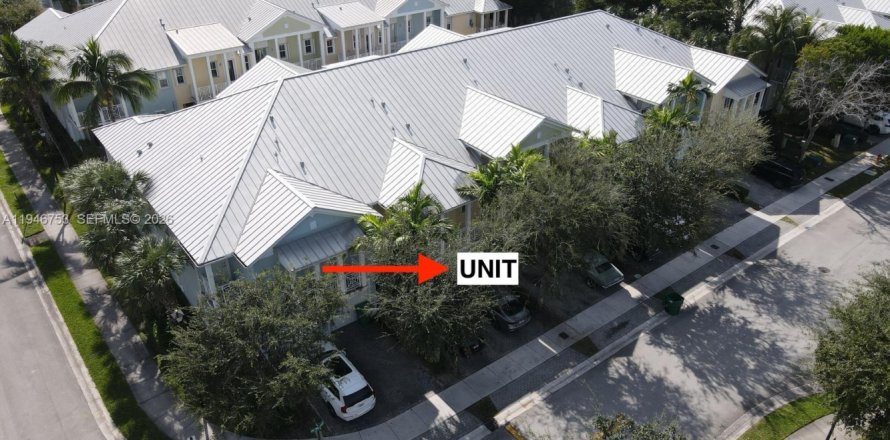 Townhouse in Doral, Florida 4 bedrooms, 204.11 sq.m. № 2003591