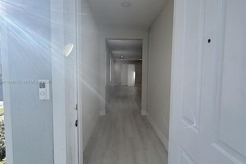 Townhouse in Doral, Florida 4 bedrooms, 204.11 sq.m. № 2003591 - photo 3