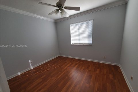 House in Weston, Florida 4 bedrooms, 208.1 sq.m. № 2043116 - photo 16