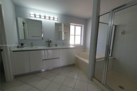 House in Weston, Florida 4 bedrooms, 208.1 sq.m. № 2043116 - photo 13