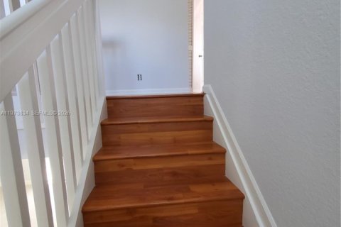 House in Weston, Florida 4 bedrooms, 208.1 sq.m. № 2043116 - photo 11