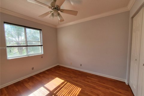 House in Weston, Florida 4 bedrooms, 208.1 sq.m. № 2043116 - photo 18