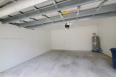 House in Weston, Florida 4 bedrooms, 208.1 sq.m. № 2043116 - photo 20