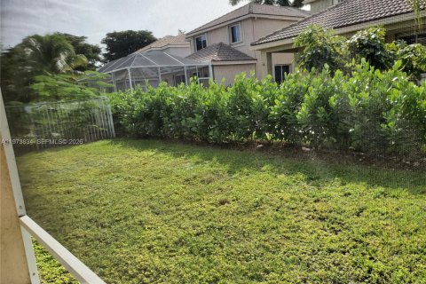 House in Weston, Florida 4 bedrooms, 208.1 sq.m. № 2043116 - photo 21