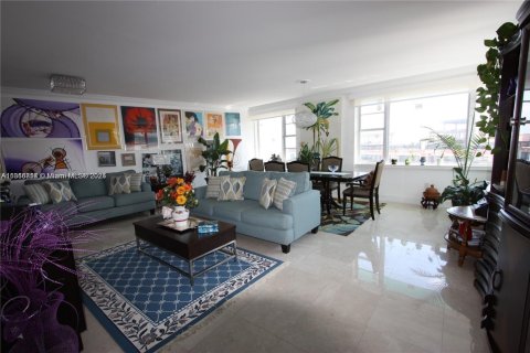 Condominio en venta en Miami Beach, Florida, 2 dormitorios, 144.93 m2 № 1934006 - foto 1