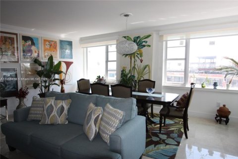 Condominio en venta en Miami Beach, Florida, 2 dormitorios, 144.93 m2 № 1934006 - foto 14