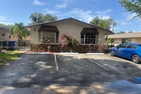 Casa en Hallandale Beach, Florida 3 dormitorios, 212.47 m2 № 2028382