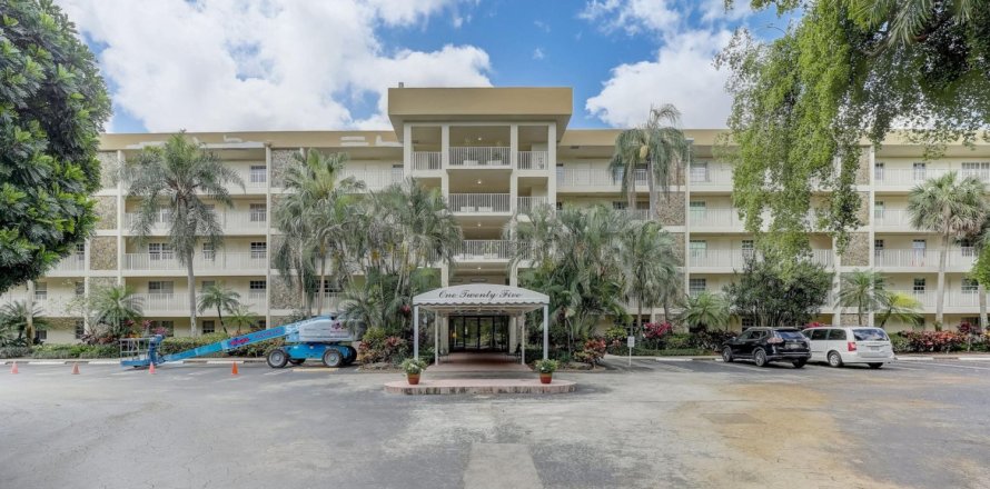 Condo in Pompano Beach, Florida, 3 bedrooms № 1093846