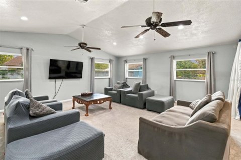 Villa ou maison à vendre à Apopka, Floride: 3 chambres, 163.88 m2 № 2408866 - photo 9