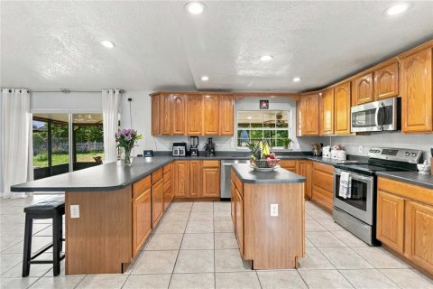 Villa ou maison à vendre à Apopka, Floride: 3 chambres, 163.88 m2 № 2408866 - photo 5