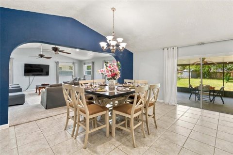Villa ou maison à vendre à Apopka, Floride: 3 chambres, 163.88 m2 № 2408866 - photo 8