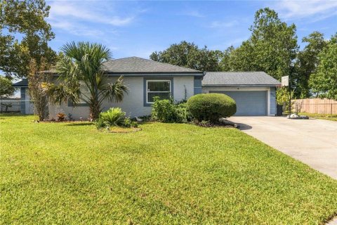 Villa ou maison à vendre à Apopka, Floride: 3 chambres, 163.88 m2 № 2408866 - photo 3