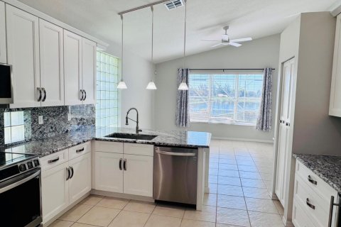 Casa en alquiler en Boynton Beach, Florida, 4 dormitorios, 213.02 m2 № 2146956 - foto 10