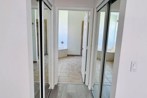Casa en alquiler en Boynton Beach, Florida, 4 dormitorios, 213.02 m2 № 2146956 - foto 14