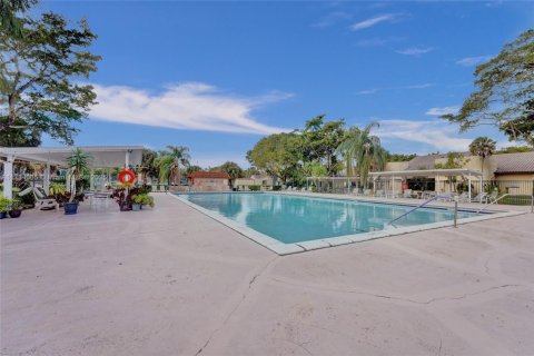 Купить кондоминиум в Норт-Лодердейл, Флорида 1 спальня, 80.82м2, № 1958018 - фото 21