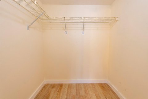 Condo in Lauderhill, Florida, 2 bedrooms № 2181064 - photo 21