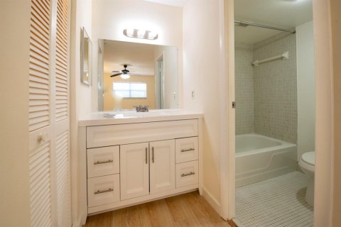 Condo in Lauderhill, Florida, 2 bedrooms № 2181064 - photo 14
