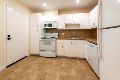 Condo in Lauderhill, Florida, 2 bedrooms № 2181064 - photo 3