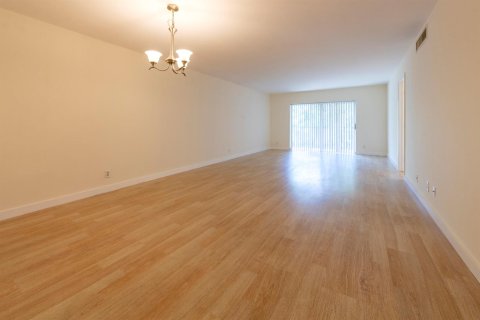 Condo in Lauderhill, Florida, 2 bedrooms № 2181064 - photo 8