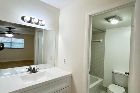 Condo in Lauderhill, Florida, 2 bedrooms № 2181064 - photo 17