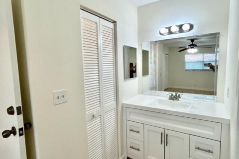 Condo in Lauderhill, Florida, 2 bedrooms № 2181064 - photo 16