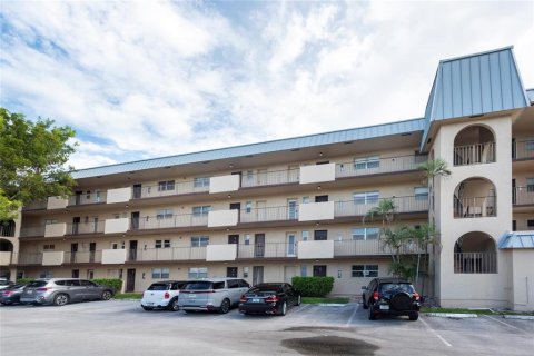 Condo in Lauderhill, Florida, 2 bedrooms № 2181064 - photo 26