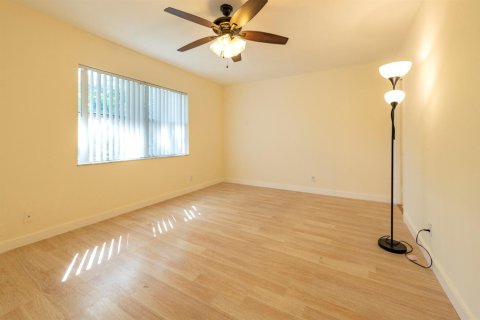 Condo in Lauderhill, Florida, 2 bedrooms № 2181064 - photo 20