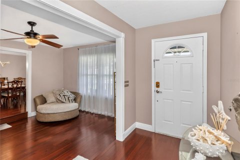 House in Apopka, Florida 3 bedrooms, 183.95 sq.m. № 2226060 - photo 3