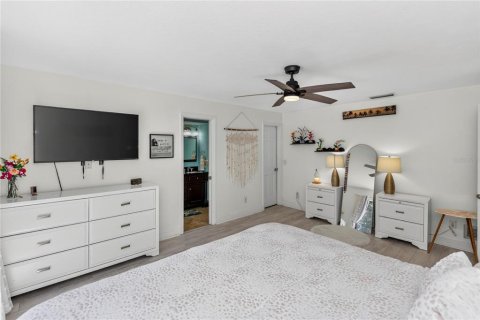 House in Apopka, Florida 3 bedrooms, 183.95 sq.m. № 2226060 - photo 20