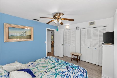 House in Apopka, Florida 3 bedrooms, 183.95 sq.m. № 2226060 - photo 16