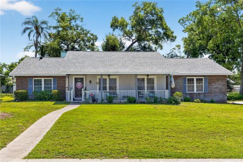 House in Apopka, Florida 3 bedrooms, 183.95 sq.m. № 2226060