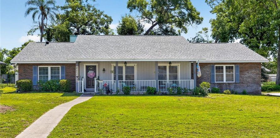 House in Apopka, Florida 3 bedrooms, 183.95 sq.m. № 2226060