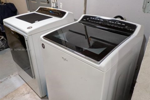 Casa en alquiler en Oakland Park, Florida, 2 dormitorios, 79.52 m2 № 2051025 - foto 11