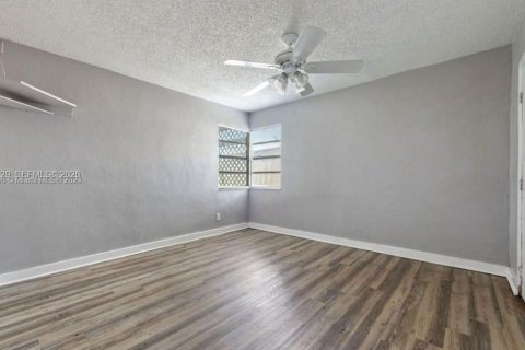 Casa en alquiler en Oakland Park, Florida, 2 dormitorios, 79.52 m2 № 2051025 - foto 8